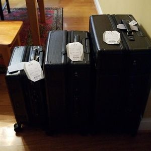 NWT Set of calpak luggage